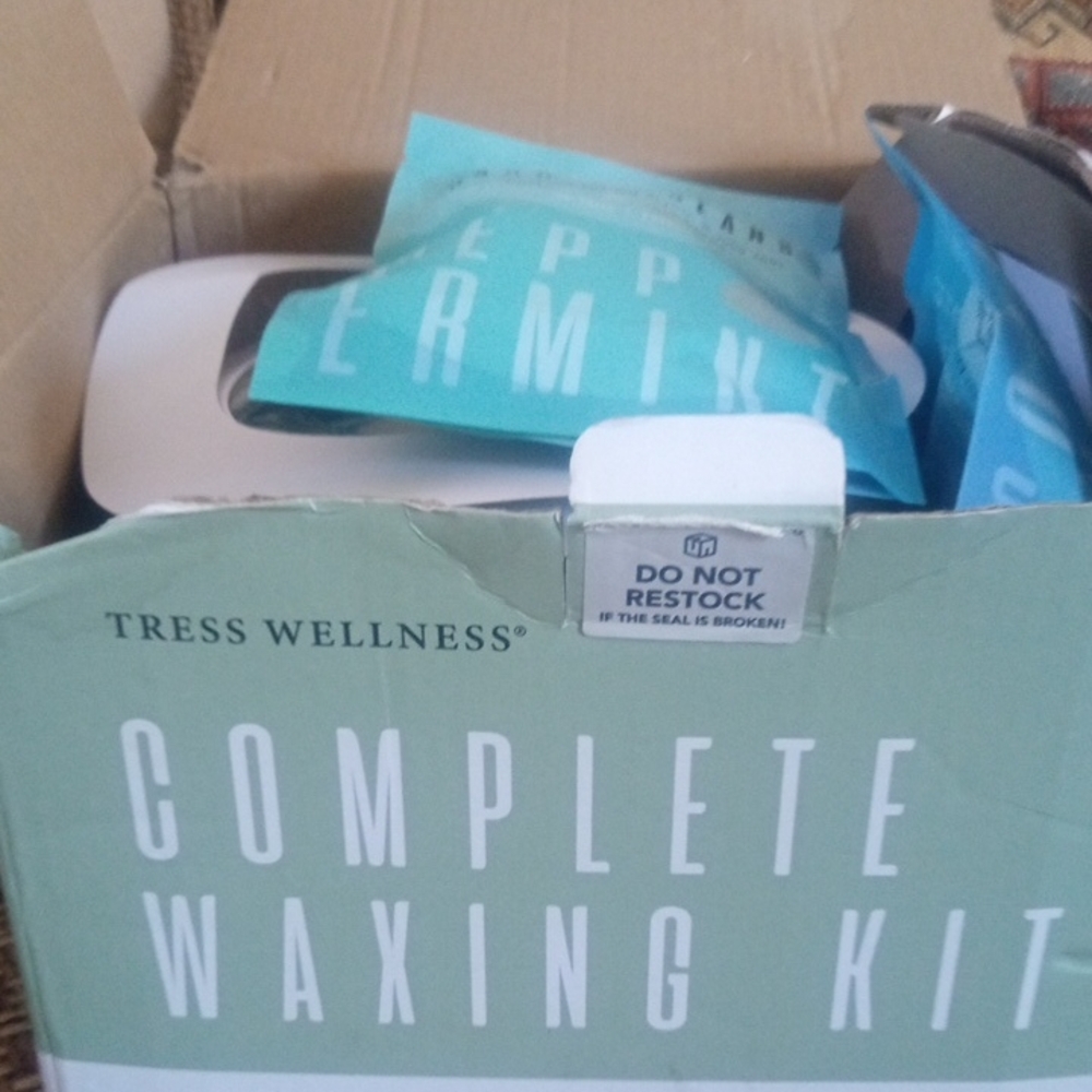 Tress Wellness Complete Waxing Kit - Mint Green